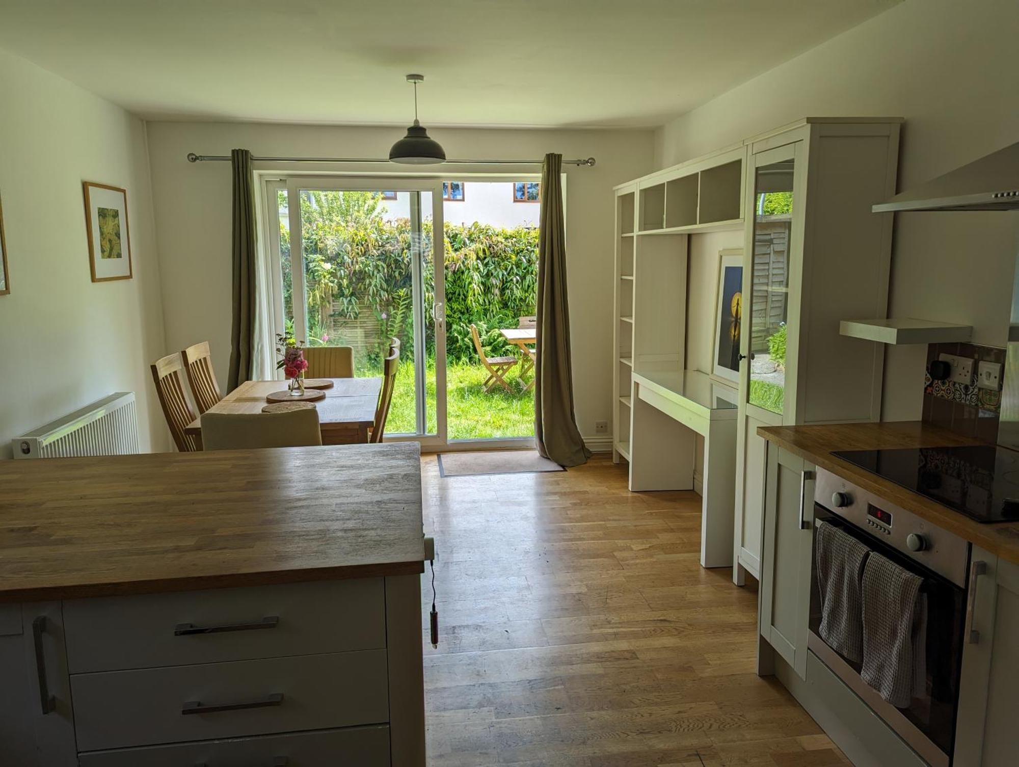 Peaceful Glastonbury Bungalow - Ideally Located Exteriör bild