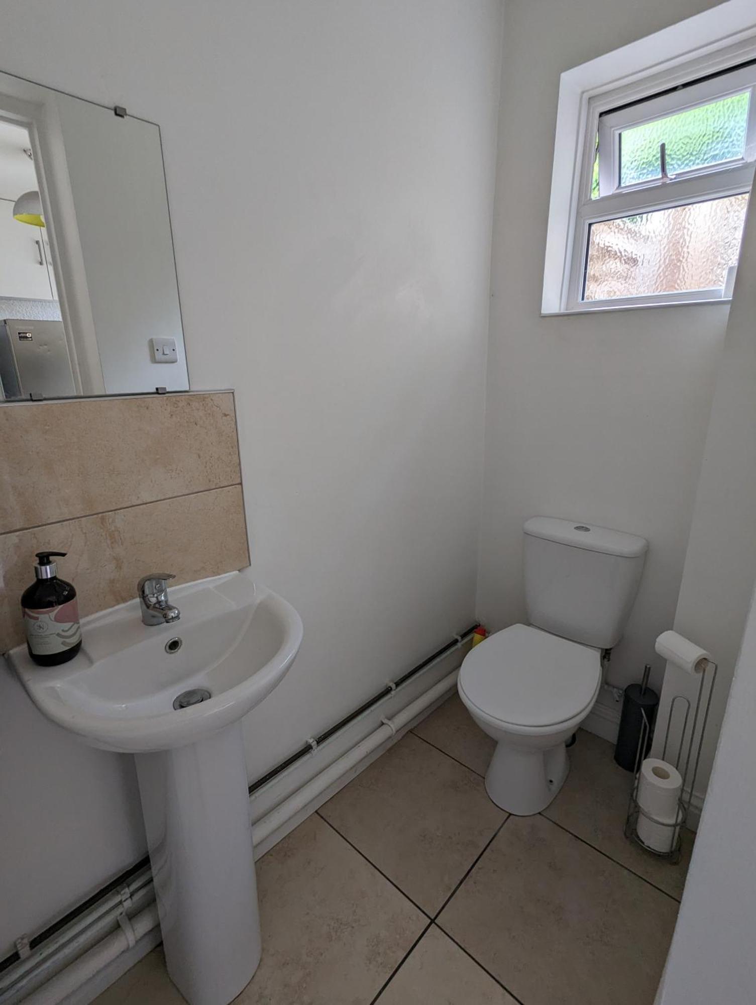Peaceful Glastonbury Bungalow - Ideally Located Exteriör bild