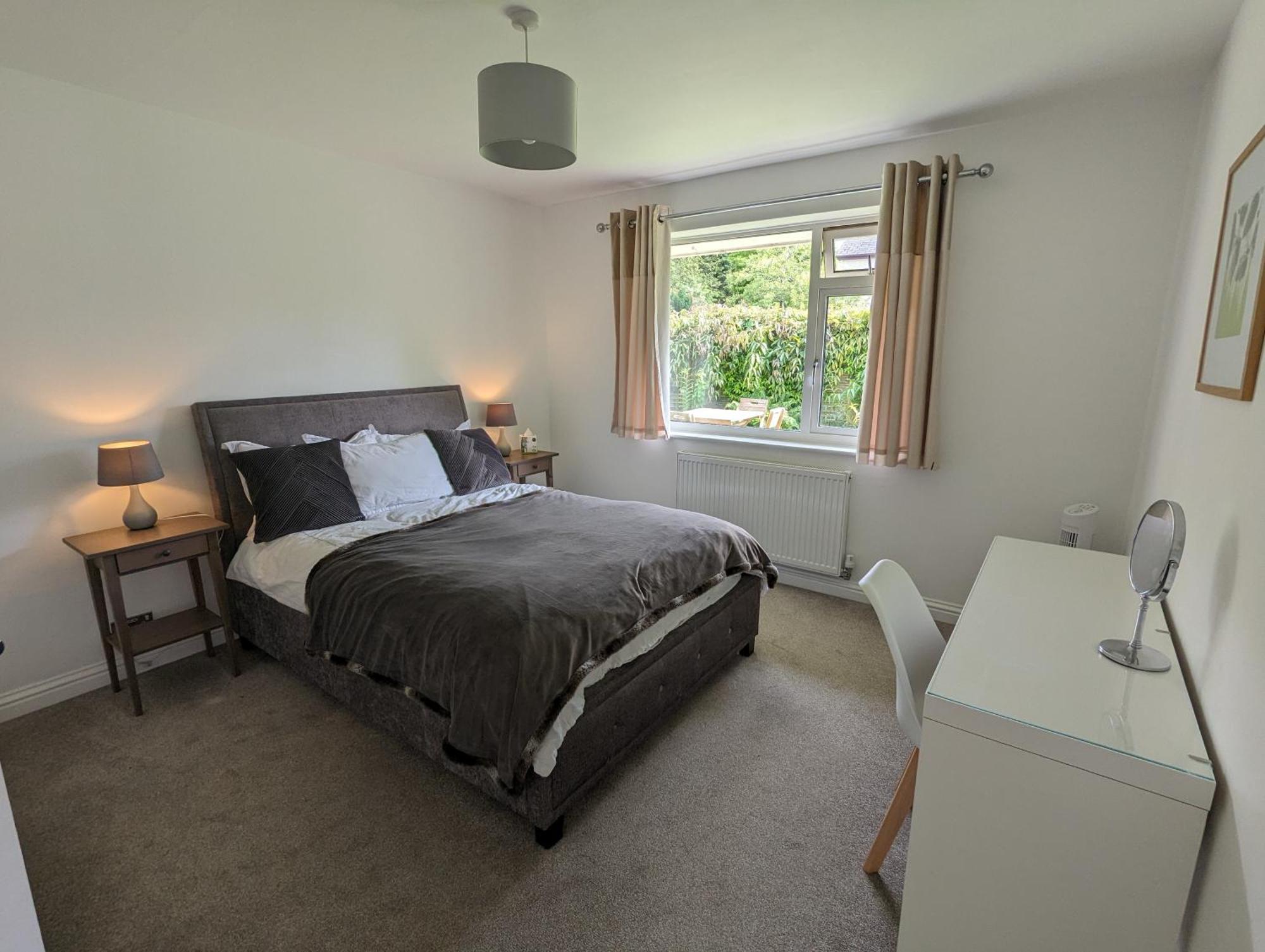 Peaceful Glastonbury Bungalow - Ideally Located Exteriör bild
