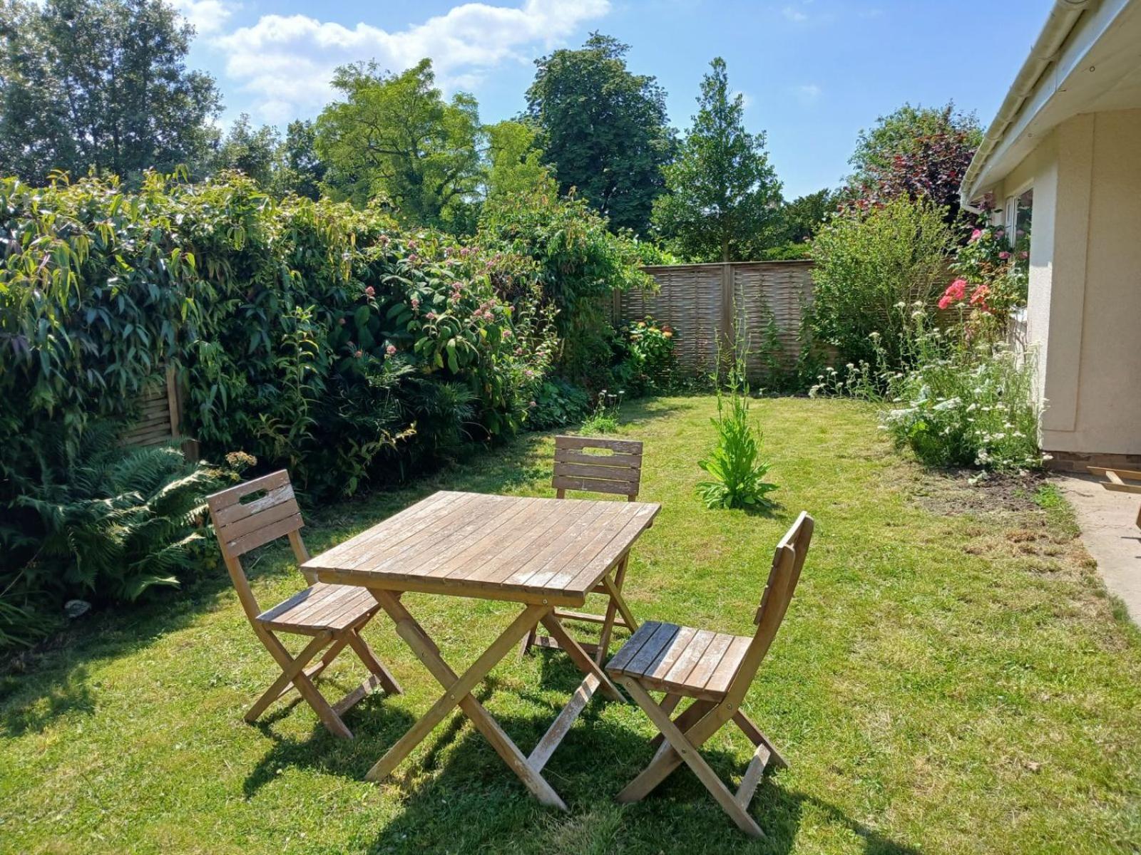 Peaceful Glastonbury Bungalow - Ideally Located Exteriör bild