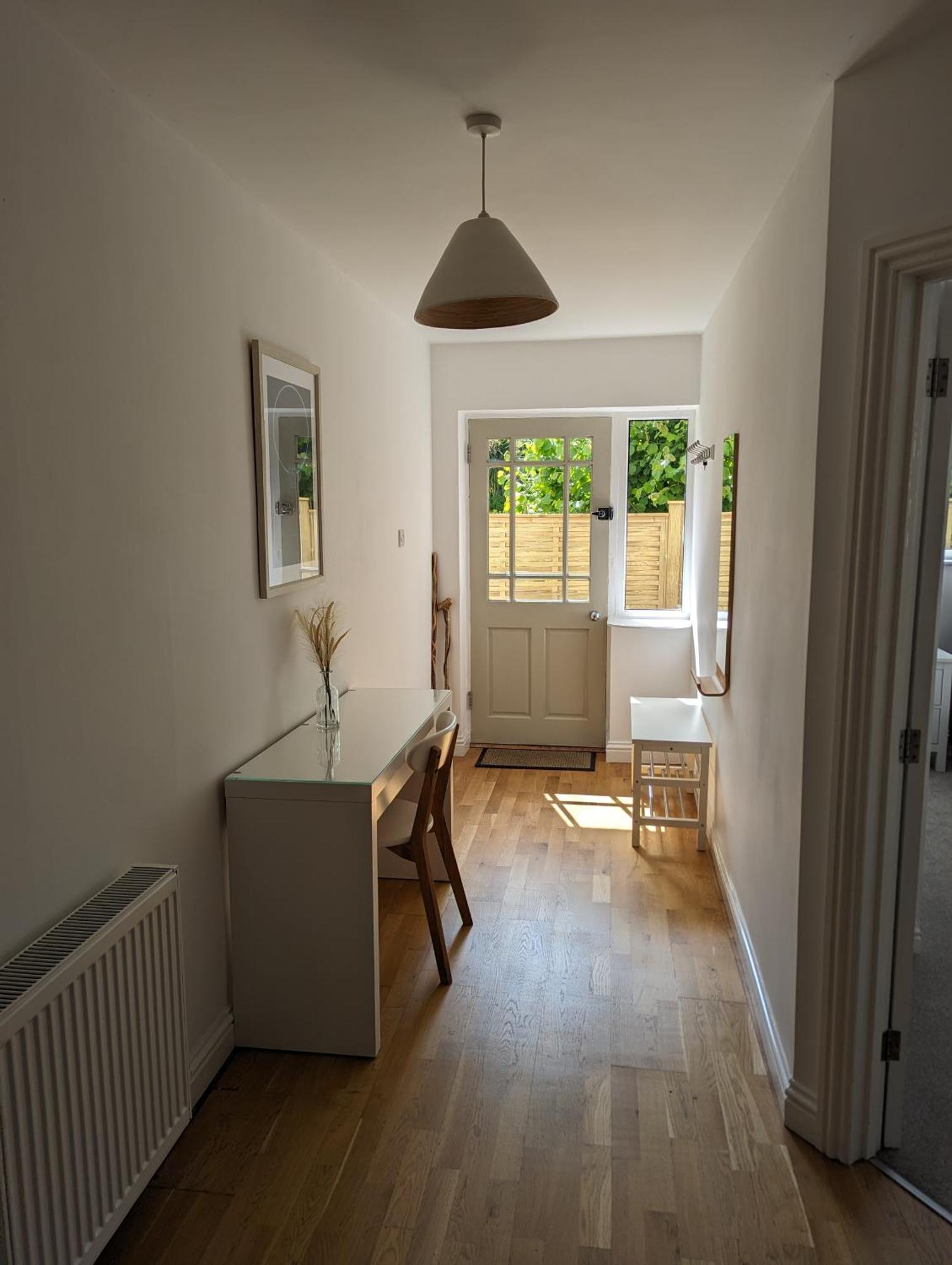 Peaceful Glastonbury Bungalow - Ideally Located Exteriör bild